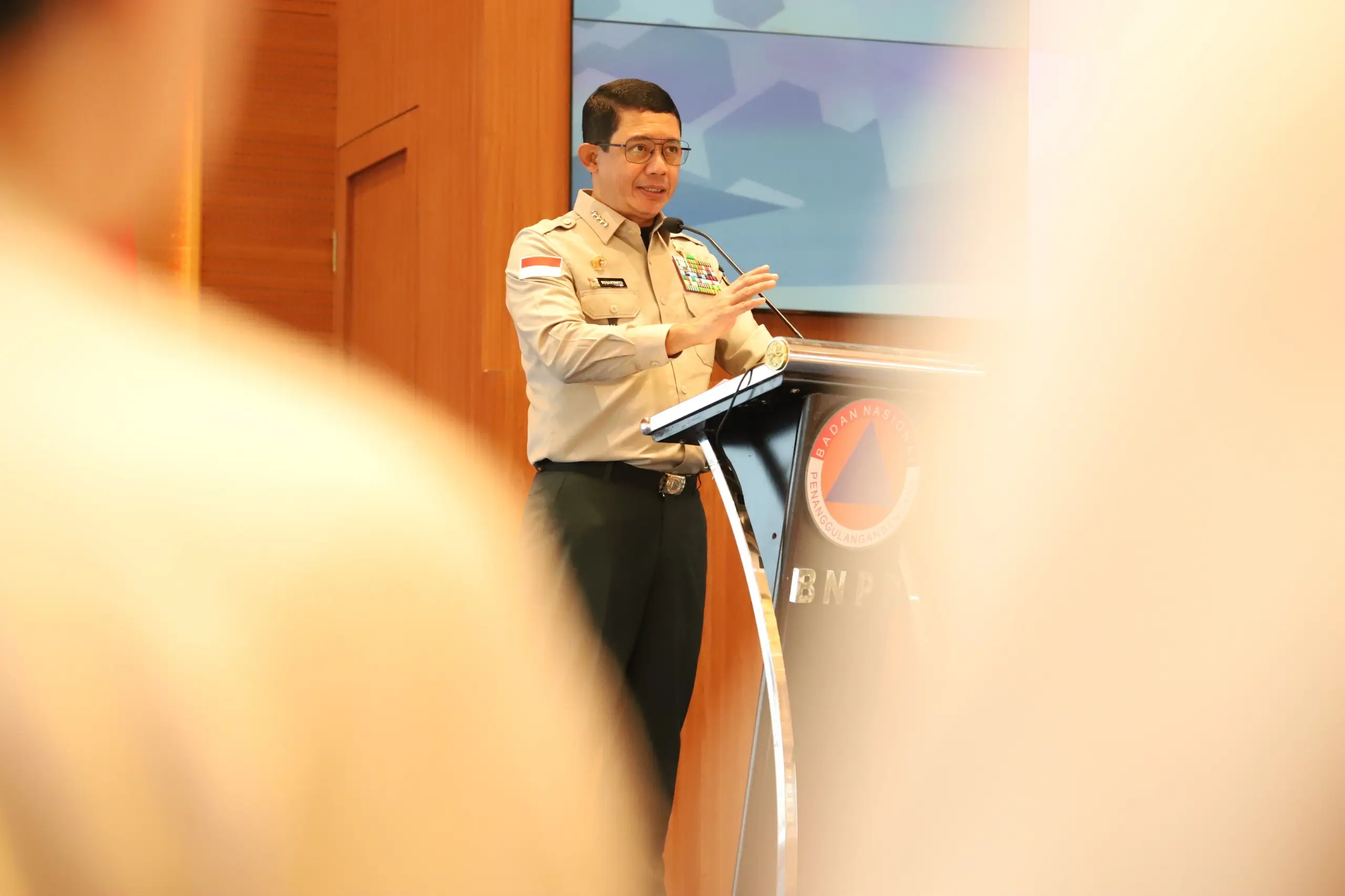 Kepala Badan Nasional Penanggulangan Bencana (BNPB) Letjen TNI Dr. Suharyanto, S. Sos., M.M. saat membacakan sambutan pada kegiatan penandatanganan nota kesepahaman dengan Universitas Andalas di Graha BNPB, Jakarta pada Rabu (26/2).
